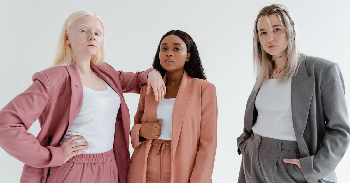 宫廷计手游：川穹股票怎样开户注册账号